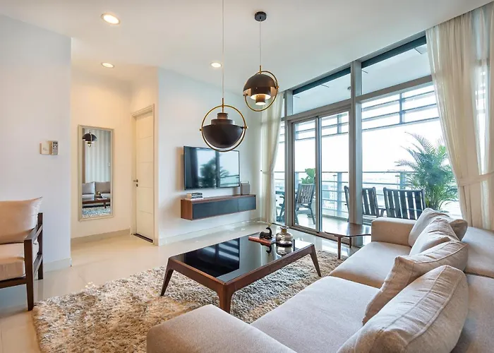 Spacious Central Apartments For Group And Family - Sailing Tower