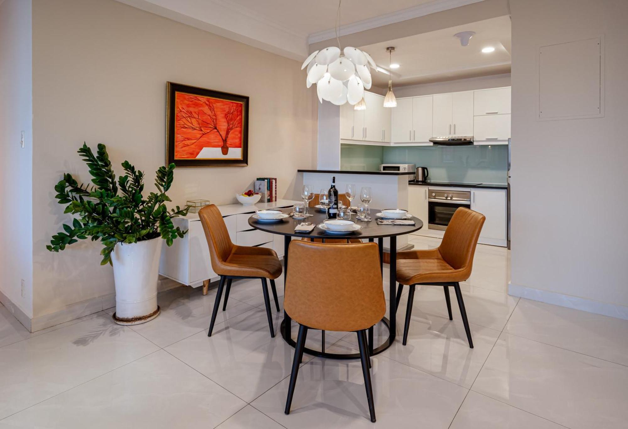Spacious For Group And Family - Sailing Tower Apartment *